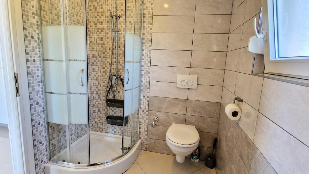 Apartments Pinezic Skrbčići Extérieur photo