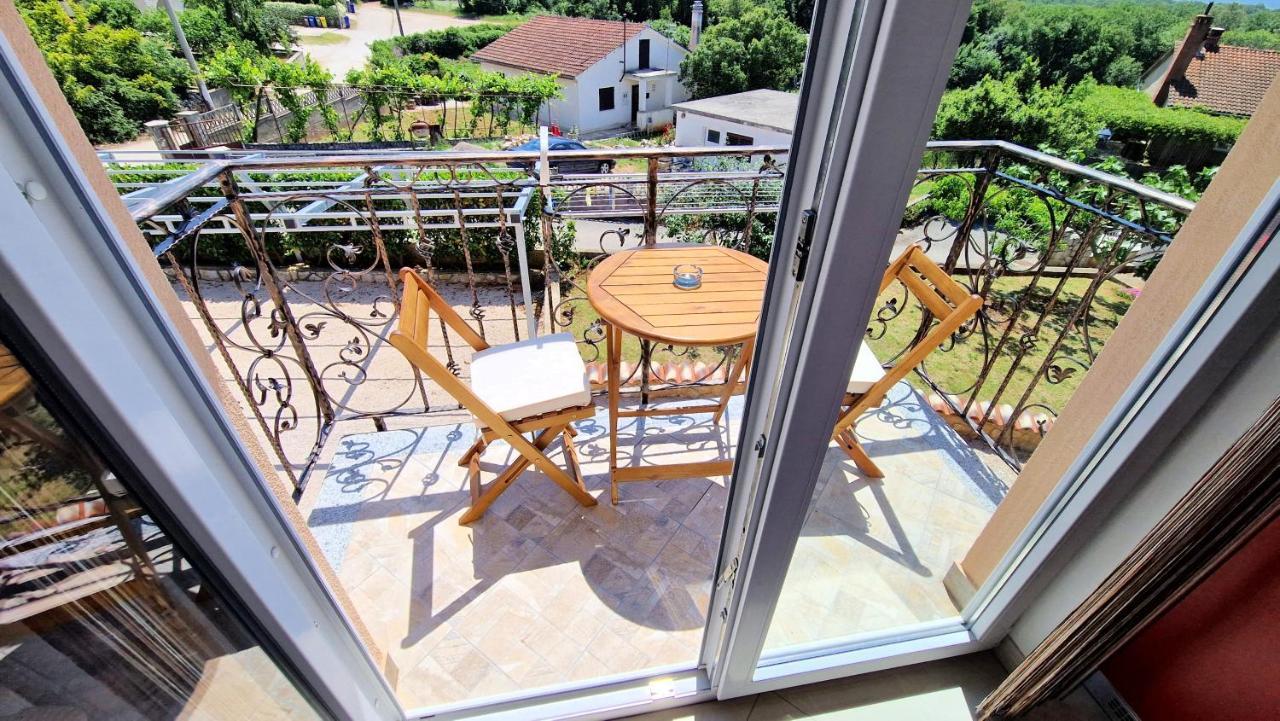 Apartments Pinezic Skrbčići Extérieur photo